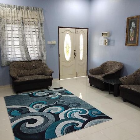 Davallia Homestay Дунгун Экстерьер фото