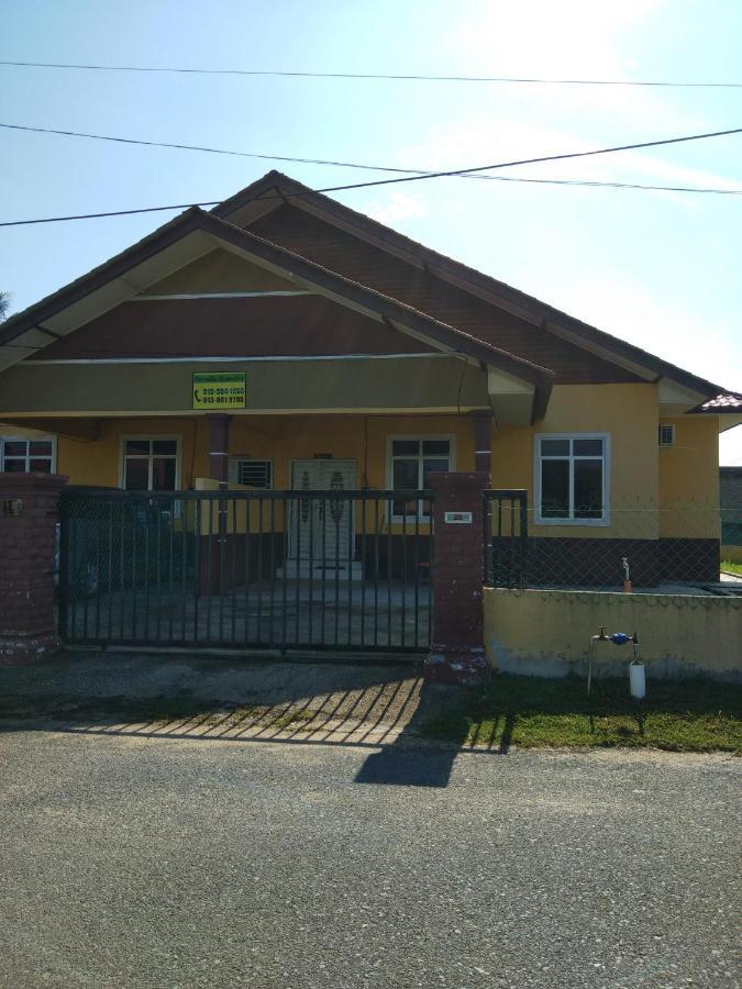 Davallia Homestay Дунгун Экстерьер фото