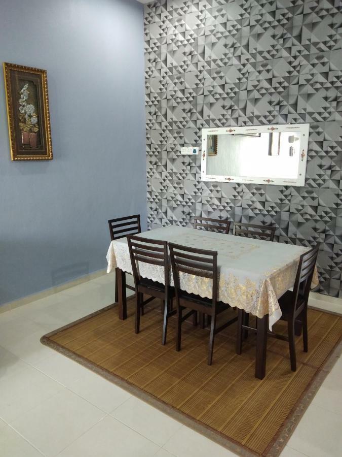 Davallia Homestay Дунгун Экстерьер фото